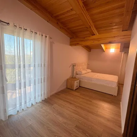 Kreshnik Malaj Apartman *