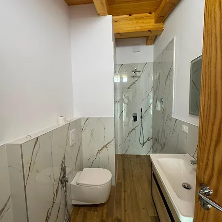 Kreshnik Malaj Apartman *