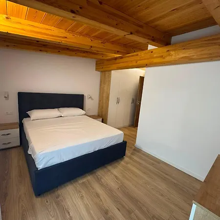 Kreshnik Malaj Apartman *