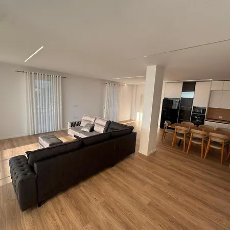 Kreshnik Malaj Apartman Vlora